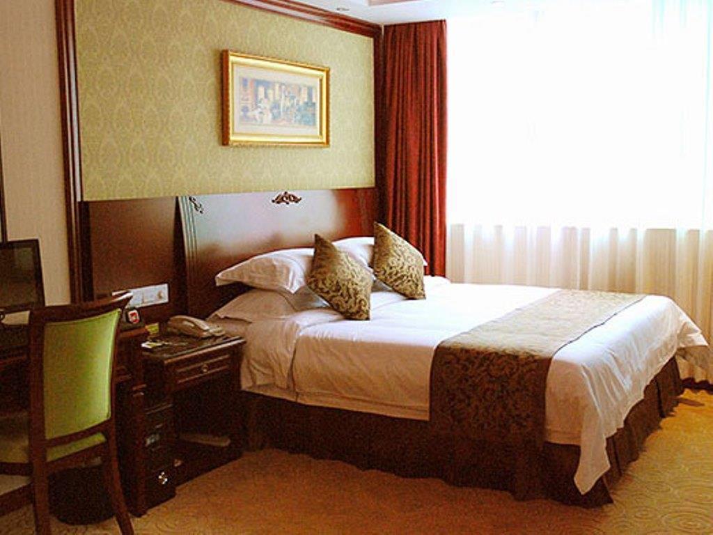 Vienna Hotel Shenzhen Train Station Branch Bagian luar foto